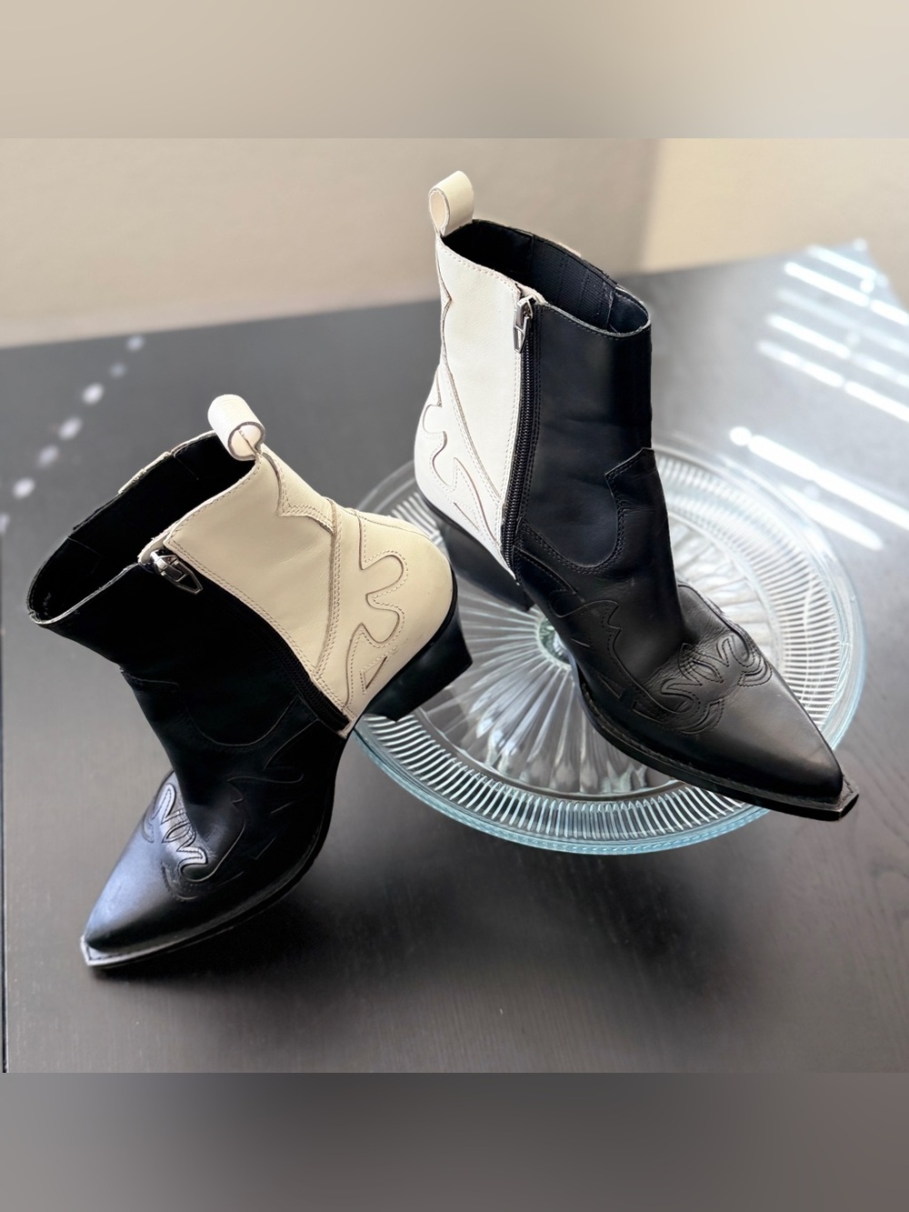 Dolce Vita Women's Size 9.5 Two-Tone Black and White Western Ankle Boots